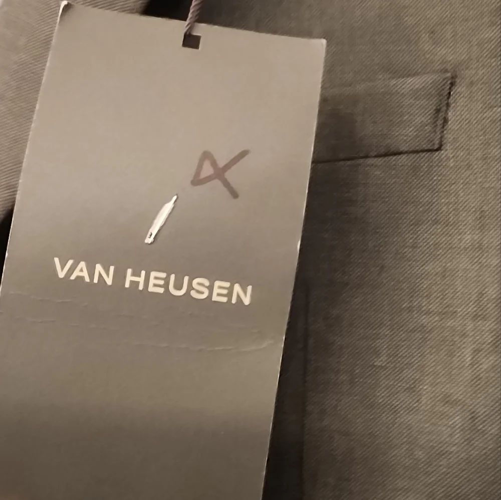 Van Heusen nwt possibly